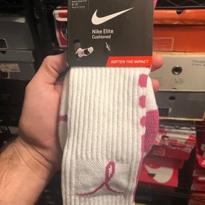 Nike ELITE Breast Cancer Socks M 8-12